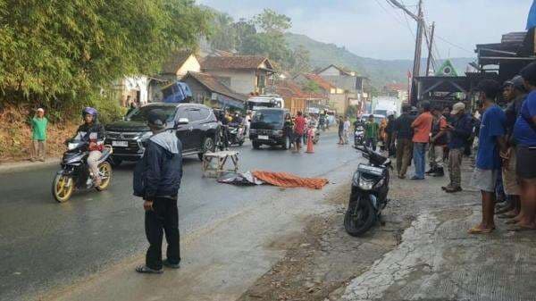 Rem Blong, Truk Bawa Peralatan Dapur MBG Tabrak Mobil dan Motor di Bandung Rem Blong, Truk Bawa Peralatan Dapur MBG Tabrak Mobil dan Motor di Bandung