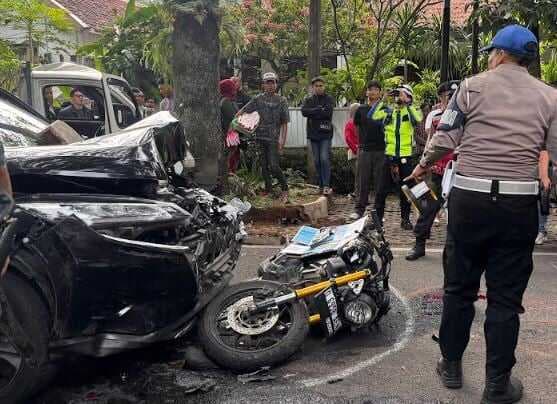 Kronologi Kecelakaan Beruntun 4 Mobil dan 2 Motor Tewaskan Siswa SMA 5 Bandung Kronologi Kecelakaan Beruntun 4 Mobil dan 2 Motor Tewaskan Siswa SMA 5 Bandung
