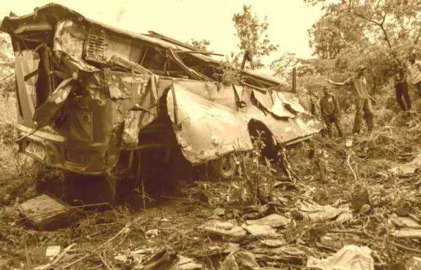 Bus Bawa Pekerja Tambang Masuk Jurang, 14 Orang Tewas Bus Bawa Pekerja Tambang Masuk Jurang, 14 Orang Tewas