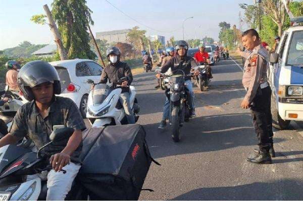 Kecelakaan Maut di Bangkalan, Pemotor Tewas Mengenaskan Tertabrak Truk Kecelakaan Maut di Bangkalan, Pemotor Tewas Mengenaskan Tertabrak Truk