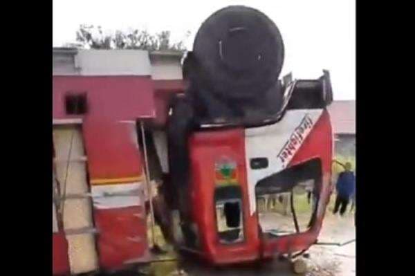 Kecelakaan Mobil Damkar saat Menuju TKP Kebakaran di Musi Rawas, 1 Petugas Gugur Kecelakaan Mobil Damkar saat Menuju TKP Kebakaran di Musi Rawas, 1 Petugas Gugur