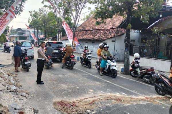 Kecelakaan Maut 2 Motor Tabrakan di Sampang, Pelajar 16 Tahun Tewas Kecelakaan Maut 2 Motor Tabrakan di Sampang, Pelajar 16 Tahun Tewas