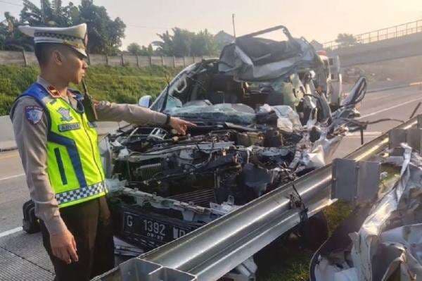 Identitas 3 Korban Tewas Kecelakaan di Tol Semarang–Batang, Warga Pemalang Identitas 3 Korban Tewas Kecelakaan di Tol Semarang–Batang, Warga Pemalang