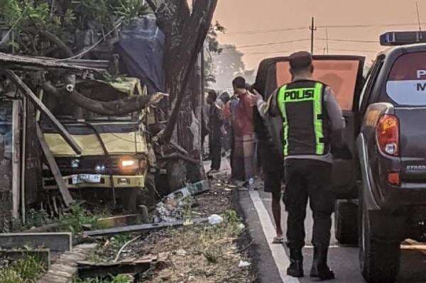 Kecelakaan di Bojonegoro, Pesepeda Tewas Mengenaskan Ditabrak Truk Oleng Kecelakaan di Bojonegoro, Pesepeda Tewas Mengenaskan Ditabrak Truk Oleng