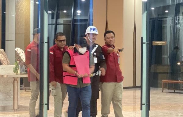 Ketua Buzzer Cyber Army Jadi Tersangka Perintangan Kasus Korupsi, Anggotanya Ada 150 Orang! Ketua Buzzer Cyber Army Jadi Tersangka Perintangan Kasus Korupsi, Anggotanya Ada 150 Orang!