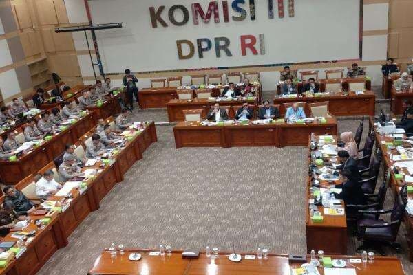 Kejagung Curhat ke DPR Anggaran 2026 Turun: Jauh dari Ideal Kejagung Curhat ke DPR Anggaran 2026 Turun: Jauh dari Ideal