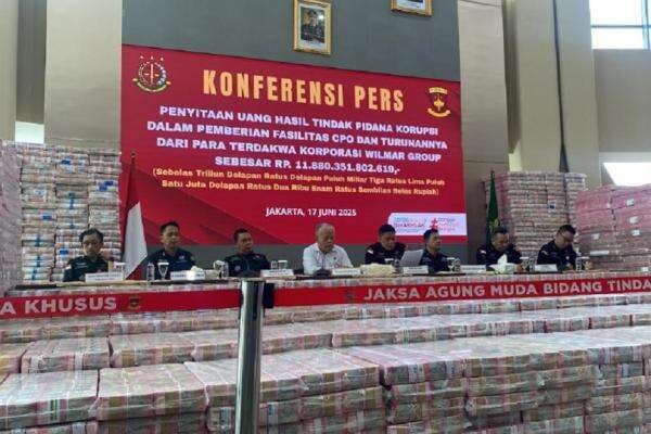 Kejagung Pamer Uang Rp11,8 Triliun Hasil Dugaan Korupsi CPO Kejagung Pamer Uang Rp11,8 Triliun Hasil Dugaan Korupsi CPO