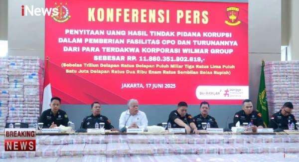 Fantastis! Kejagung Sita Uang Rp11,8 Triliun terkait Kasus Ekspor CPO Fantastis! Kejagung Sita Uang Rp11,8 Triliun terkait Kasus Ekspor CPO