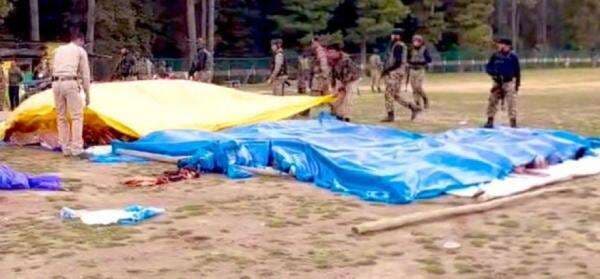 Kelompok Militan Serang Wisatawan di Kashmir Tewaskan 26 Orang, Lukai 17 Lainnya Kelompok Militan Serang Wisatawan di Kashmir Tewaskan 26 Orang, Lukai 17 Lainnya