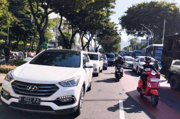 Kemacetan Tak Terhindari usai Peringatan Harlah Muslimat NU di GBK Kemacetan Tak Terhindari usai Peringatan Harlah Muslimat NU di GBK
