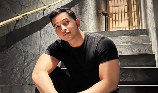 Kembali dekat dengan Ria Ricis, Aditya Surya Pratama Tegaskan Hanya Sahabat Kembali dekat dengan Ria Ricis, Aditya Surya Pratama Tegaskan Hanya Sahabat