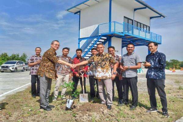 Kembangkan Japan Indonesia Driving School, Bos Tokyu Bus Kunjungi Sirkuit LPK Hiro Karanganyar Kembangkan Japan Indonesia Driving School, Bos Tokyu Bus Kunjungi Sirkuit LPK Hiro Karanganyar