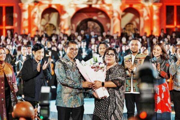 Kemenbud Gelar Konser Kemerdekaan Gita Bahana Nusantara Simfoni Delapan Dekade Kemenbud Gelar Konser Kemerdekaan Gita Bahana Nusantara Simfoni Delapan Dekade