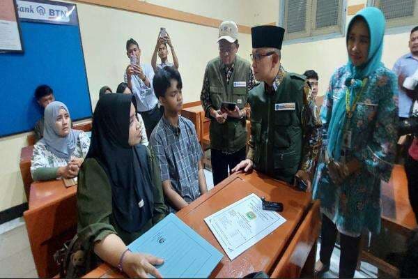 Kemendikdasmen Tegaskan Tidak Boleh Ada Calo di SPMB 2025 Kemendikdasmen Tegaskan Tidak Boleh Ada Calo di SPMB 2025