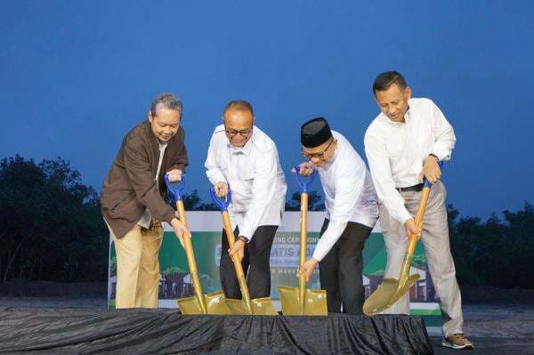 Kementerian PKP Groundbreaking Proyek 500 Rumah Gratis Grup Adaro Kementerian PKP Groundbreaking Proyek 500 Rumah Gratis Grup Adaro
