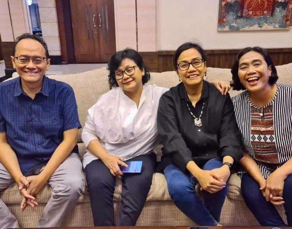 Kenangan Sri Mulyani Main Engklek hingga Bola Bekel Kenangan Sri Mulyani Main Engklek hingga Bola Bekel