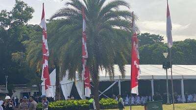 Ratusan Kepala Daerah Berkumpul di Monas sebelum Dilantik Prabowo Ratusan Kepala Daerah Berkumpul di Monas sebelum Dilantik Prabowo