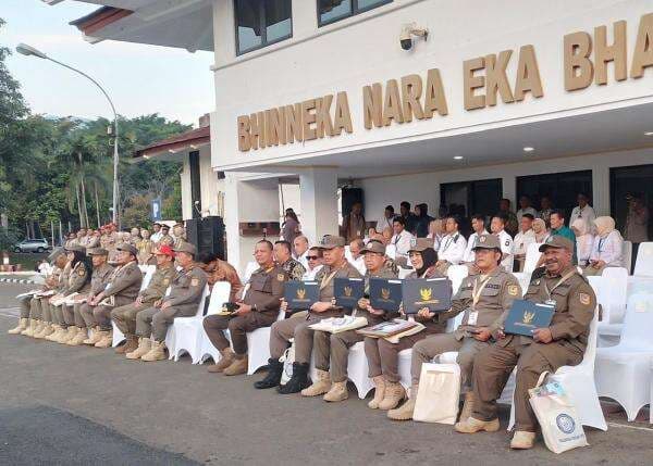Cerita Kepala Daerah Jalani Retret di IPDN: Kasur Keras, Makan Diwaktuin, Tapi Penuh Kebersamaan Cerita Kepala Daerah Jalani Retret di IPDN: Kasur Keras, Makan Diwaktuin, Tapi Penuh Kebersamaan