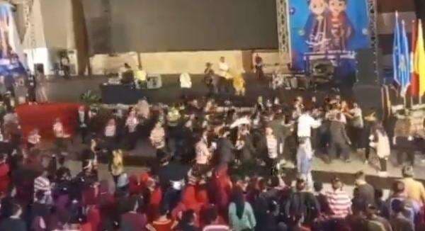 Ricuh Ospek di UTM, 1 Orang Jatuh dari Tangga hingga Terinjak-injak Ricuh Ospek di UTM, 1 Orang Jatuh dari Tangga hingga Terinjak-injak