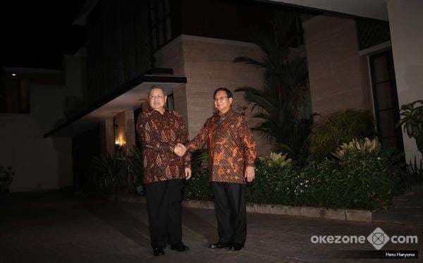 Ketika SBY Diminta Prabowo Pidato Pembukaan Kampus Unhan: Perintah Panglima Tertinggi Saya Siap Ketika SBY Diminta Prabowo Pidato Pembukaan Kampus Unhan: Perintah Panglima Tertinggi Saya Siap