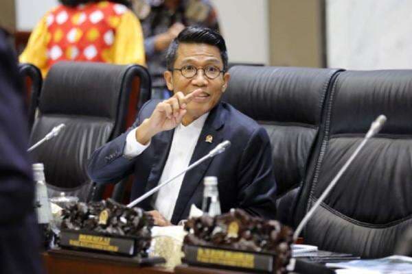 Ketua Komisi XI DPR: Pelayanan Publik yang Prima Akan Perkuat PAD Ketua Komisi XI DPR: Pelayanan Publik yang Prima Akan Perkuat PAD