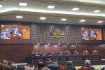 Ketua MK Tegur Kuasa Hukum KPU Gara-gara Sanjung Hasyim Asy'ari di Sidang PHPU