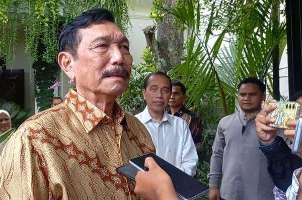 Hari Pertama Lebaran, Luhut Silaturahmi ke Rumah Jokowi di Solo Hari Pertama Lebaran, Luhut Silaturahmi ke Rumah Jokowi di Solo