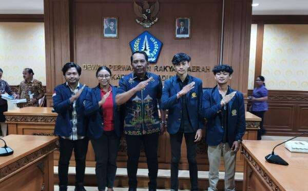 Ketua DPRD Badung Terima Kunjungan Ketua DPM Fakultas Hukum Universitas Udayana Ketua DPRD Badung Terima Kunjungan Ketua DPM Fakultas Hukum Universitas Udayana
