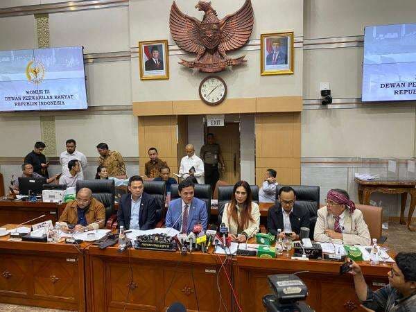 Komisi III DPR RI Yakin Kapolri Tindak Tegas Kabag Ops yang Tembak Kasat Reskrim Polres Solok Selatan Komisi III DPR RI Yakin Kapolri Tindak Tegas Kabag Ops yang Tembak Kasat Reskrim Polres Solok Selatan