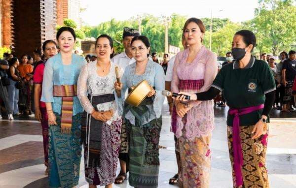 Ketua TP-PKK Badung Buka Parade Ogoh-Ogoh Anak Usia Dini Ketua TP-PKK Badung Buka Parade Ogoh-Ogoh Anak Usia Dini