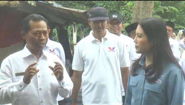 Ketum Partai Perindo Angela Tanoesoedibjo Panen Ikan di Lingsar Lombok Barat Ketum Partai Perindo Angela Tanoesoedibjo Panen Ikan di Lingsar Lombok Barat