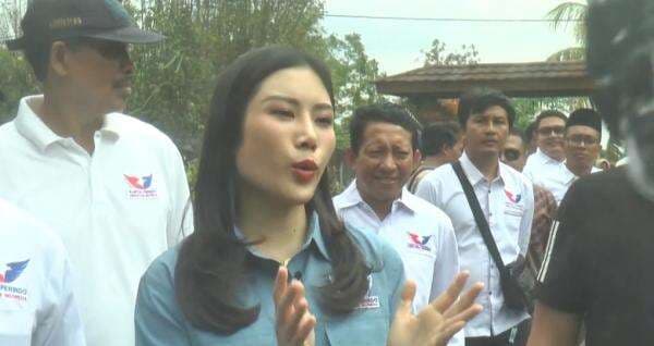 Ketum Perindo Angela Tanoesoedibjo Kunjungi UMKM di Lombok Barat Ketum Perindo Angela Tanoesoedibjo Kunjungi UMKM di Lombok Barat