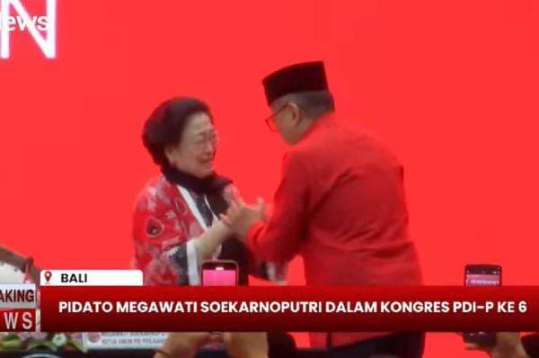 Megawati Menangis Lihat Hasto Hadiri Kongres PDIP usai Bebas dari Penjara Megawati Menangis Lihat Hasto Hadiri Kongres PDIP usai Bebas dari Penjara