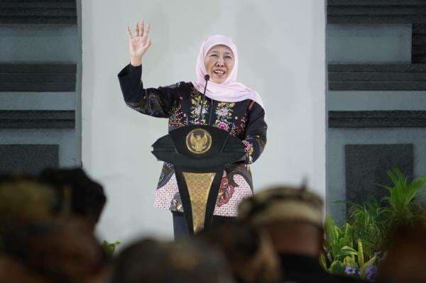 Khofifah Berani Hapus Batas Usia Rekrutmen, INDEF: Langkah Brilian Kuatkan Ekonomi Jatim Khofifah Berani Hapus Batas Usia Rekrutmen, INDEF: Langkah Brilian Kuatkan Ekonomi Jatim