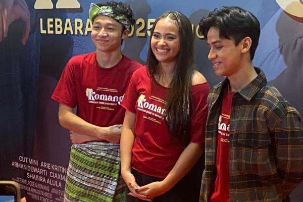 Kiesha Alvaro dan Aurora Ribero Canggung Beradegan Romantis di Film Komang Kiesha Alvaro dan Aurora Ribero Canggung Beradegan Romantis di Film Komang