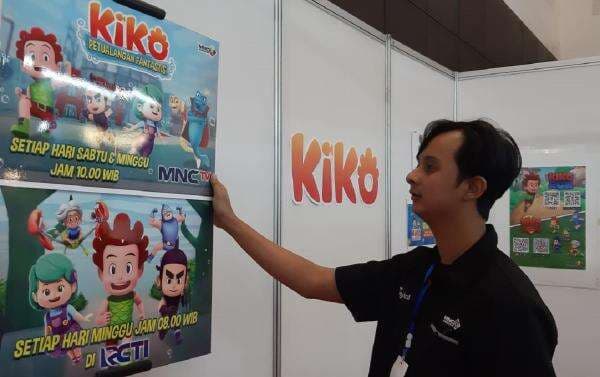 Kiko dan Lola Tampil di IMOBY Surabaya, Anak-anak Rela Menunggu Lama Kiko dan Lola Tampil di IMOBY Surabaya, Anak-anak Rela Menunggu Lama