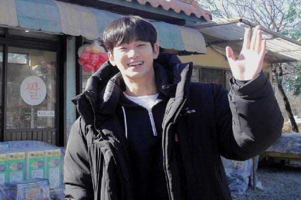 Kim Soo Hyun Ditinggal Pengikutnya di Instagram, Netizen Marah atas Kasus Kim Sae Ron Kim Soo Hyun Ditinggal Pengikutnya di Instagram, Netizen Marah atas Kasus Kim Sae Ron