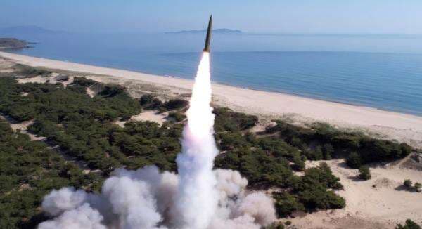 Kim Jong Un Pantau Uji Coba Rudal Balistik Korut, Tekankan Kesiapan Kekuatan Nuklir Kim Jong Un Pantau Uji Coba Rudal Balistik Korut, Tekankan Kesiapan Kekuatan Nuklir