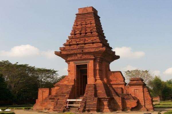 Kisah Jatuhnya Jayanegara, Raja Majapahit yang Terbunuh karena Wanita Kisah Jatuhnya Jayanegara, Raja Majapahit yang Terbunuh karena Wanita