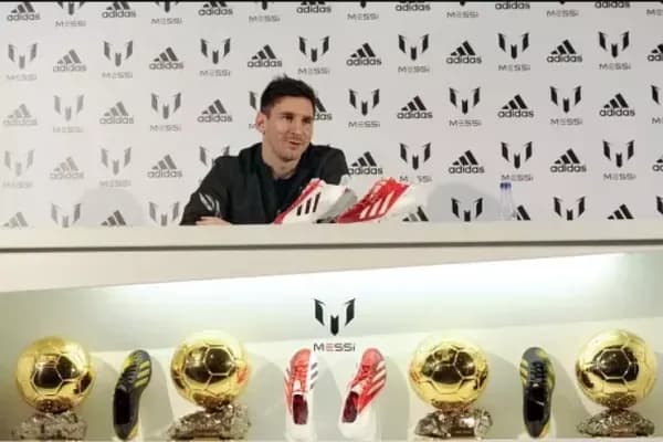 Kisah Kekecewaan Terbesar Brand Nike yang Putuskan Kontrak dengan Lionel Messi karena Ditikung Adidas Kisah Kekecewaan Terbesar Brand Nike yang Putuskan Kontrak dengan Lionel Messi karena Ditikung Adidas