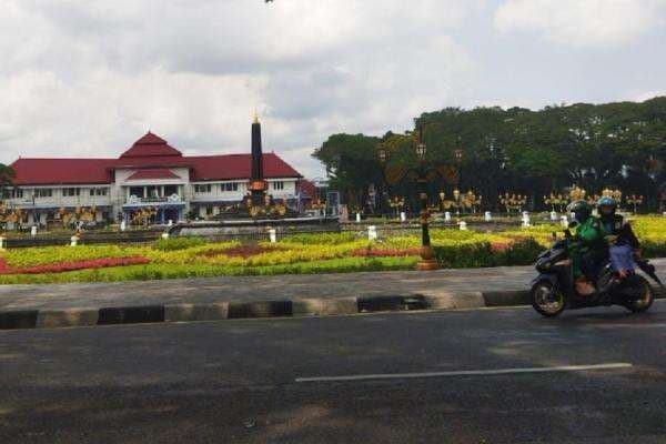 Kisah Mistis Bundaran Tugu Malang, Sengaja Ditanami Emas, Intan dan Permata untuk Persembahan Kisah Mistis Bundaran Tugu Malang, Sengaja Ditanami Emas, Intan dan Permata untuk Persembahan