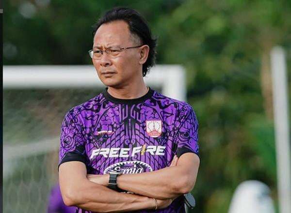 Kisah Ong Kim Swee, Pelatih Anyar Persis Solo yang Sebut Suporter Indonesia Lebih Fanatik ketimbang Malaysia Kisah Ong Kim Swee, Pelatih Anyar Persis Solo yang Sebut Suporter Indonesia Lebih Fanatik ketimbang Malaysia