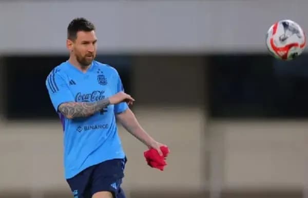 Kisah Perseteruan Sengit Lionel Messi dan Mauro Icardi sang Perebut Istri Orang Kisah Perseteruan Sengit Lionel Messi dan Mauro Icardi sang Perebut Istri Orang
