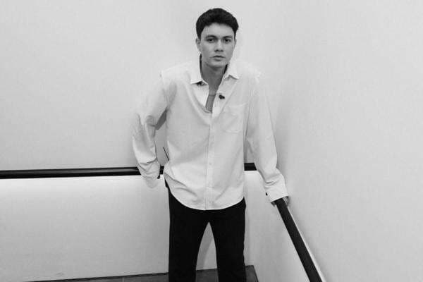 Kisah Pilu Nyoman Paul, Tak Kenal Wajah dan Nama Ibu karena Dipenjarakan Ayahnya Kisah Pilu Nyoman Paul, Tak Kenal Wajah dan Nama Ibu karena Dipenjarakan Ayahnya