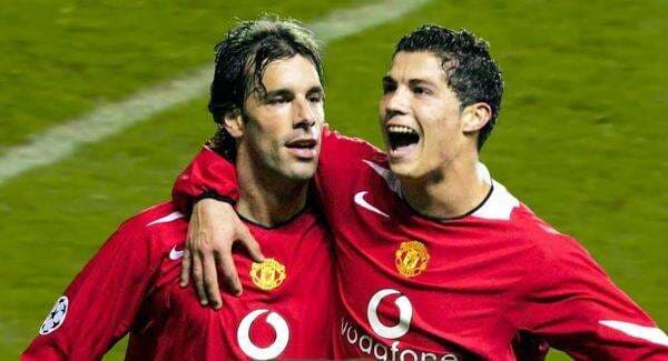 Kisah Ruud van Nistelrooy Sering Bikin Nangis Cristiano Ronaldo di Manchester United Kisah Ruud van Nistelrooy Sering Bikin Nangis Cristiano Ronaldo di Manchester United