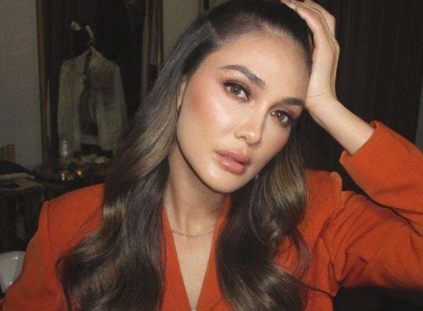 Klarifikasi Luna Maya Terkait Video Viral Saat Marah ke Karyawan Klarifikasi Luna Maya Terkait Video Viral Saat Marah ke Karyawan