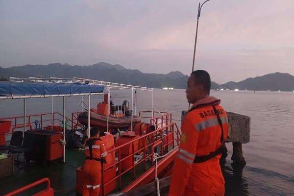 KM Rezki Hilang Kontak di Perairan Pesisir Selatan Sumbar, 2 Nelayan Belum Ditemukan KM Rezki Hilang Kontak di Perairan Pesisir Selatan Sumbar, 2 Nelayan Belum Ditemukan