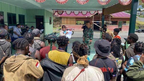 Di Tengah Situasi Konflik, Kodim 1714/PJ Selalu Hadir Bantu Masyarakat Puncak Jaya Di Tengah Situasi Konflik, Kodim 1714/PJ Selalu Hadir Bantu Masyarakat Puncak Jaya