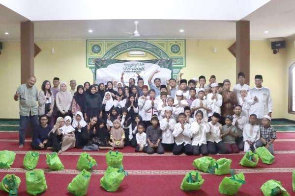 Kolaborasi Forwatan, Gapki, dan Astra Agro Berbagi Kebahagiaan dengan Anak Yatim Kolaborasi Forwatan, Gapki, dan Astra Agro Berbagi Kebahagiaan dengan Anak Yatim