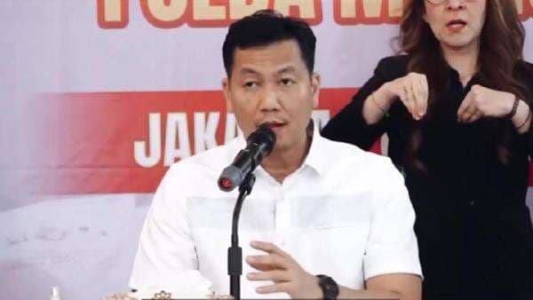 Polri Ungkap Kombes Donald Biarkan Anak Buah Peras 45 WN Malaysia di Konser DWP Polri Ungkap Kombes Donald Biarkan Anak Buah Peras 45 WN Malaysia di Konser DWP